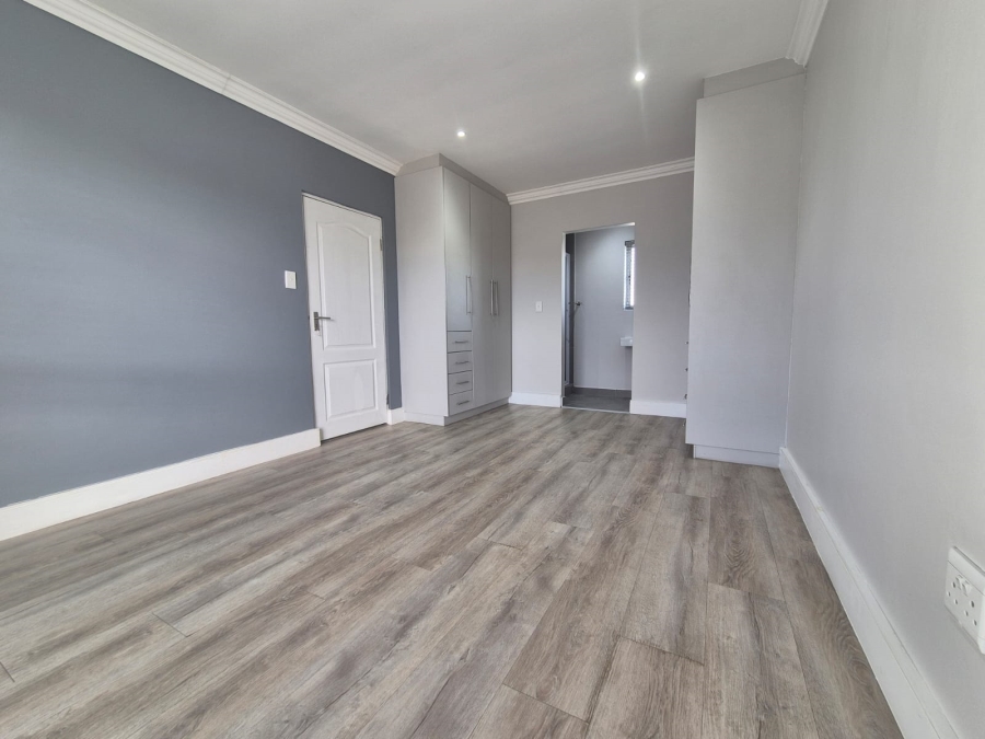To Let 3 Bedroom Property for Rent in Langeberg Heights Western Cape